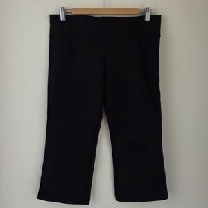 Lululemon Women's Gather & Crow Crop *Full-On Luon colour: black size: 10